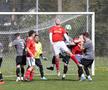 Echipa 100% românească din „Țara Fericirii” joacă într-un campionat cu reguli bizare: fotbal, handbal și rugby într-un meci!