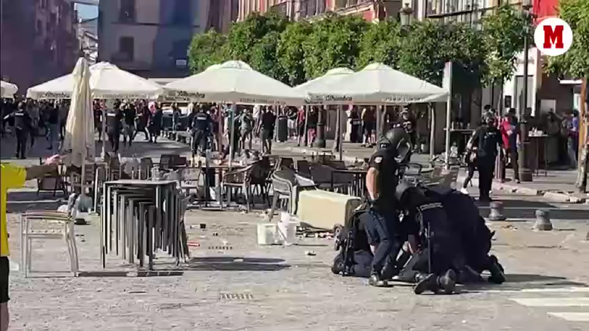 Incident între fanii de la Barcelona și jandarmi înainte de meciul cu Real Madrid