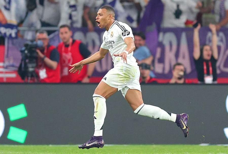 Kylian Mbappe l-a depășit pe Cristiano Ronaldo, după golul din El Clasico Kylian Mbappe tocmai l-a depășit pe Cristiano Ronaldo la Real Madrid » Aproape de un record fabulos