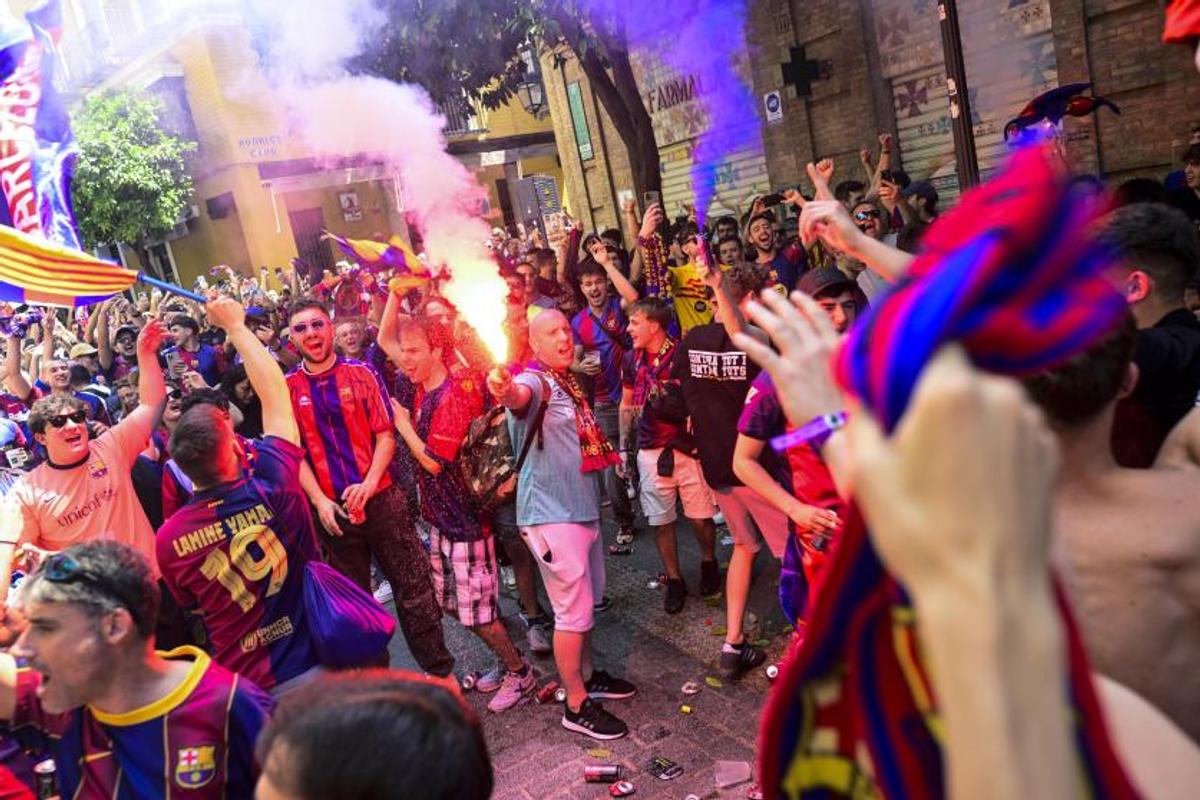 Imaginea zilei la Sevilla, înainte de Barcelona - Real Madrid » Până unde au mers fanii