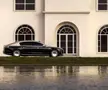 Mașina care seamănă izbitor cu Rolls-Royce și Mercedes » E mult mai ieftină decât cei doi giganți auto