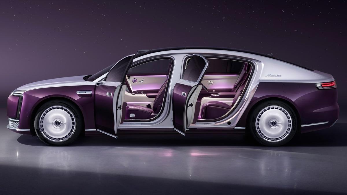 Mașina care seamănă izbitor cu Rolls-Royce și Mercedes » E mult mai ieftină decât cei doi giganți auto