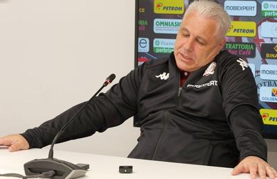 Cele două cuvinte repetate de 5 ori de Marius Șumudică, după întrebarea reporterului, înainte de Rapid - FCSB