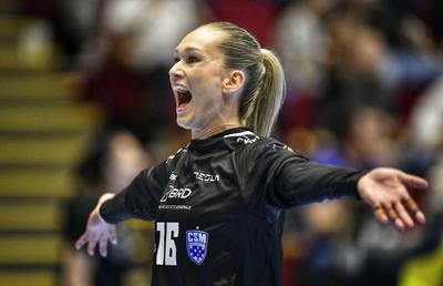 Evelina Eriksson: „Ăsta e planul cu Metz!” + Ce muzică a pus la antrenamentul oficial al lui CSM București