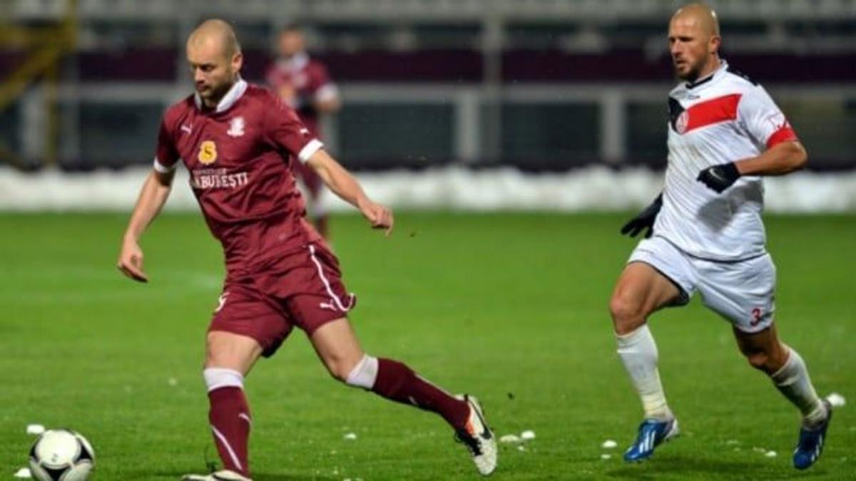 Atacantul uitat al Giuleștiului era în vacanță în România și a ajuns la Dinamo - Rapid: „Acum mă plimb și muncesc”