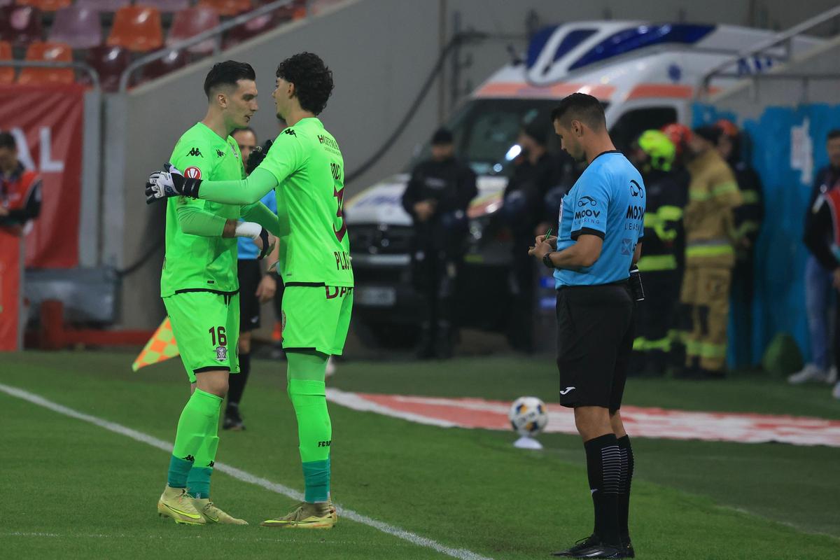 Marian Aioani s-a accidentat, Adrian Briciu a debutat pentru Rapid cu Dinamo