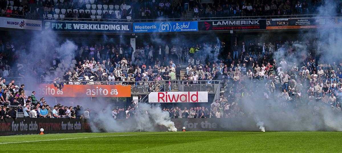 Haos total în tribune la Heracles - Volendam