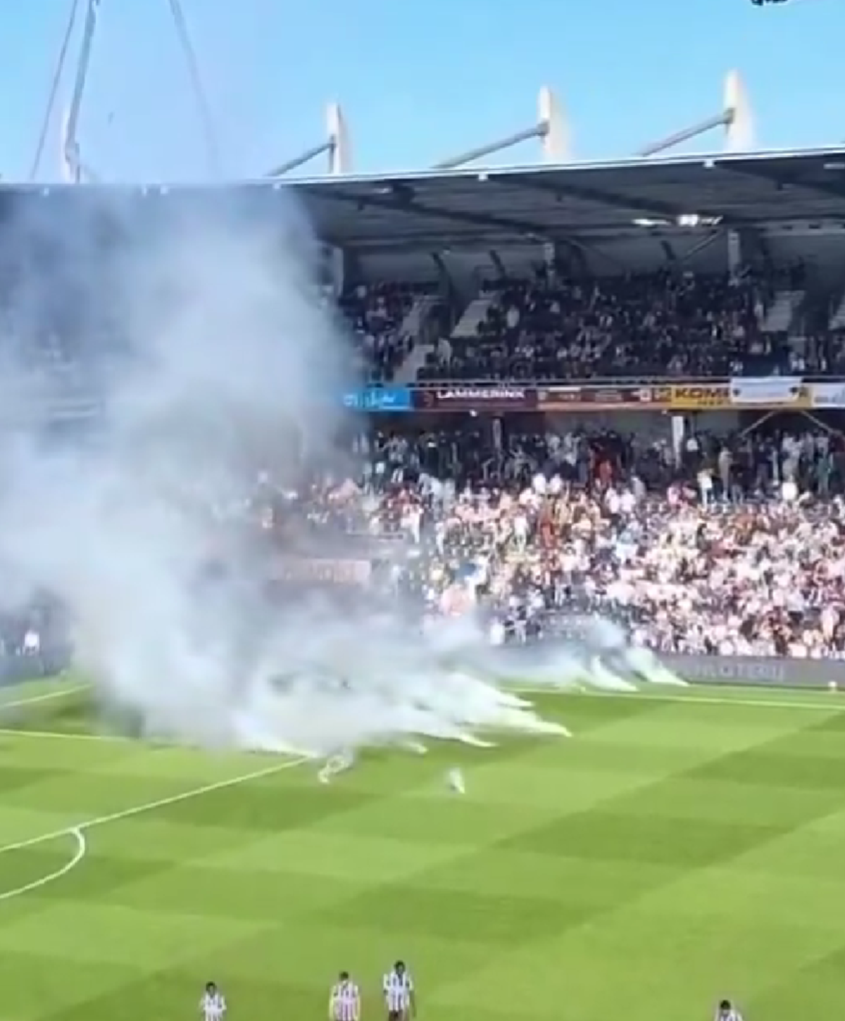 „Rușine!” » Derby-ul retrogradării a scăpat de sub control! Arbitrul a oprit meciul