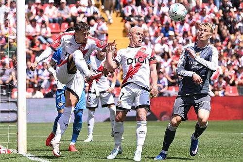 Andrei Rațiu, integralist în Rayo Vallecnao - Real Sociedad/ foto Getty Images
