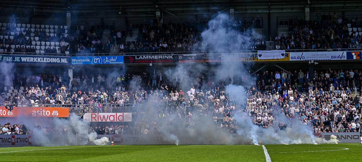 „Rușine!” » Derby-ul retrogradării a scăpat de sub control! Arbitrul a oprit meciul
