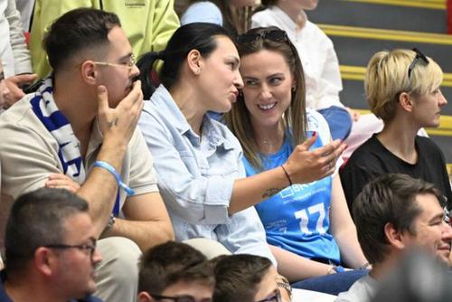 Cristina Neagu a fost în tribune la CSM București - Esbjerg