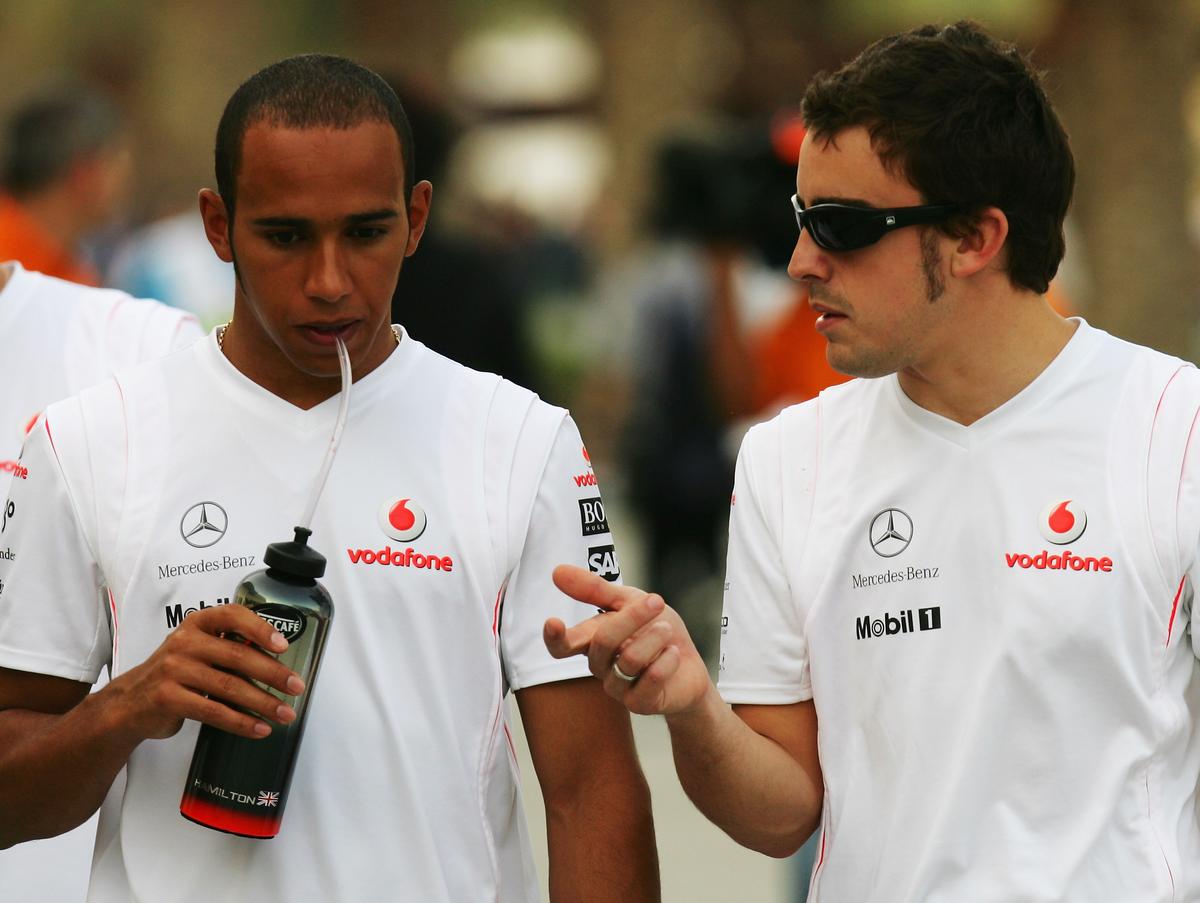 VIDEO Curba care a rupt relația Fernando Alonso - Lewis Hamilton! Dezvăluiri despre momentul care a distrus-o pe McLaren: „Acolo am început să pierdem campionatul”