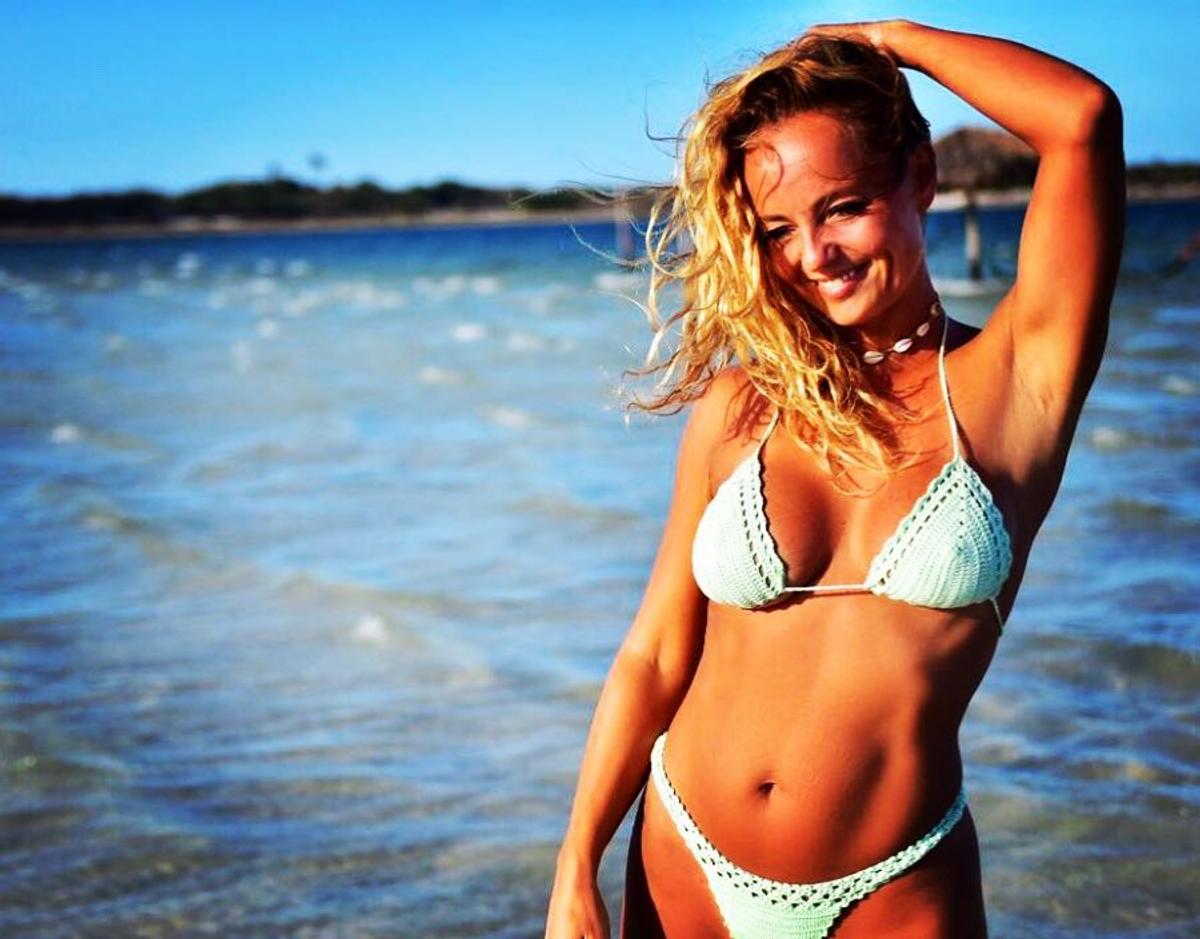 GALERIE FOTO La 40 de ani e mai hot ca niciodată! Fata de antrenor care a încins Instagramul cu ultima poză