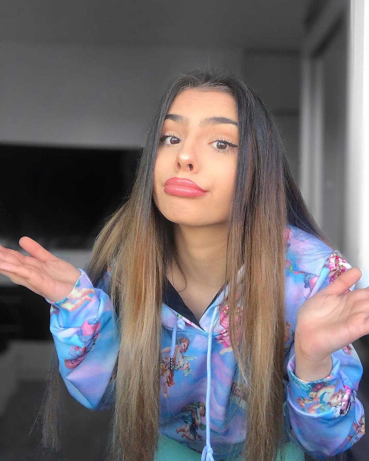 Cele mai plăcute exerciții de Fitness :) Andra a devenit celebră pe Instagram cu pozele sale incendiare