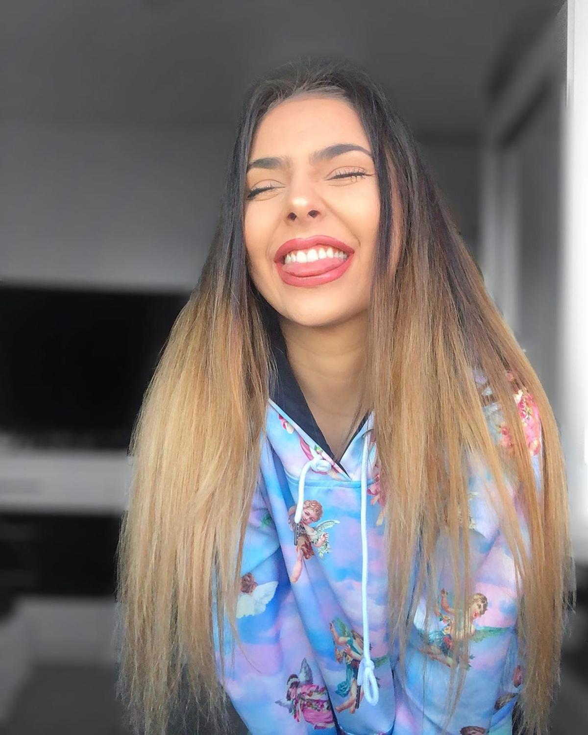 Cele mai plăcute exerciții de Fitness :) Andra a devenit celebră pe Instagram cu pozele sale incendiare
