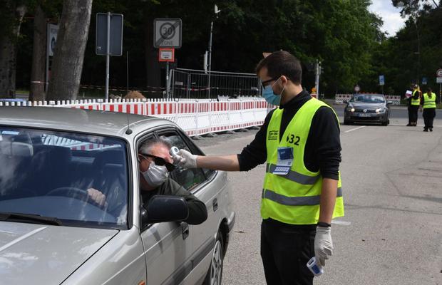 Ministerul Sănătății, anunț de ultimă oră: verificarea temperaturii este obligatorie în toate spațiile închise!