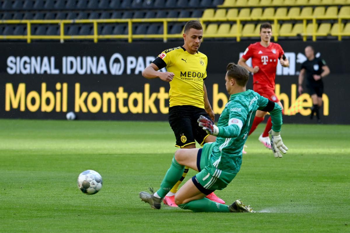 Lui Lucien Favre i-a ajuns! Antrenorul lui Dortmund a răbufnit: „Incredibil! Inacceptabil!”
