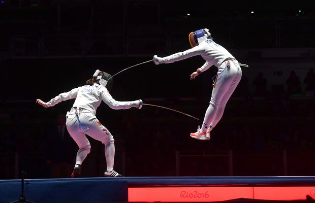Spadasina Ana Maria Popescu, medaliată cu aur la JO 2016, a ajuns pe masa de operație. „Uite, așa s-a mai destrămat un mit!”