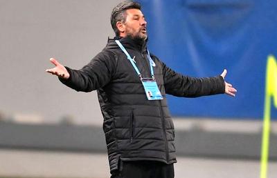 Marinos Ouzounidis a răbufnit în direct după ultimul meci din play-off: „De ce mă întrebi așa ceva?”