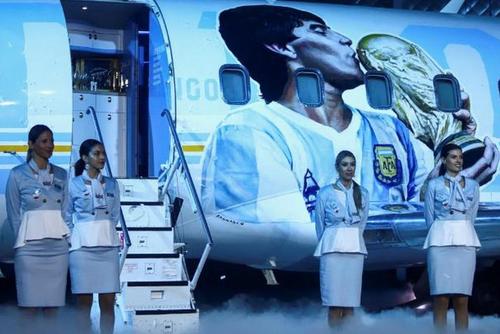 TangoD10S, avionul ]n memoria lui Mradona/ foto: Twitter CNN