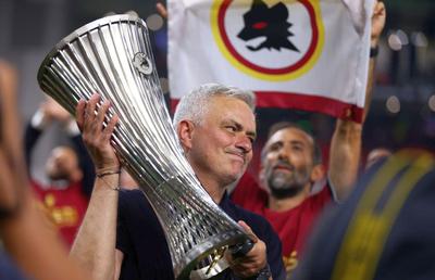 Mourinho, în lacrimi după finala Conference League: „Mă simt puțin cam bătrân”