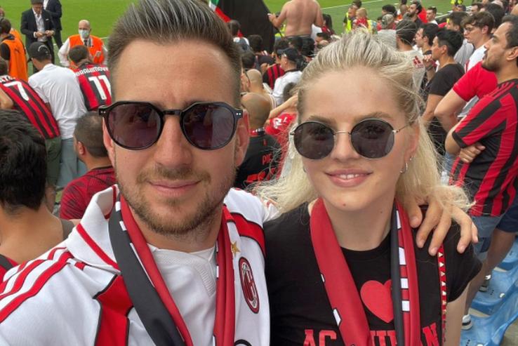 Adrian și Anda Păun, prezenți la meciul care i-a adus primul titlu lui AC Milan după o pauză de 11 ani / Sursă foto: instagram.com/paunadrian95/