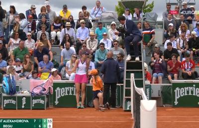 Irina Begu - Ekaterina Alexandrova 6-7, 6-3, 6-4 în turul doi la Roland Garros » Moment tensionat în setul 3