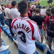 Adrian și Anda Păun, prezenți la meciul care i-a adus primul titlu lui AC Milan după o pauză de 11 ani / Sursă foto: instagram.com/paunadrian95/