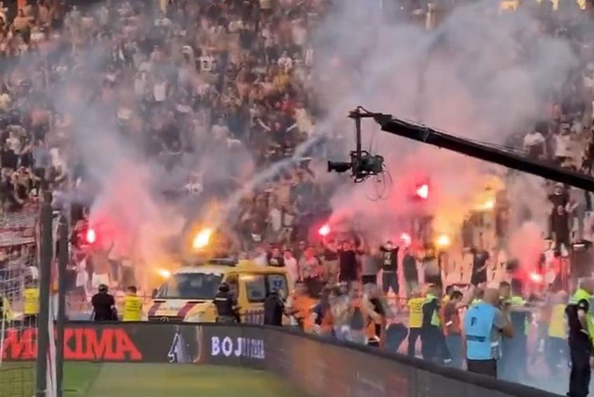Finala Cupei Serbiei, Steaua Roșie Belgrad - Partizan 2-1, n-a fost lipsită de incidente. Galeria lui Partizan s-a bătut cu poliția, iar antrenorul Aleksandar Stanojevic (48 de ani) și-a dat demisia.