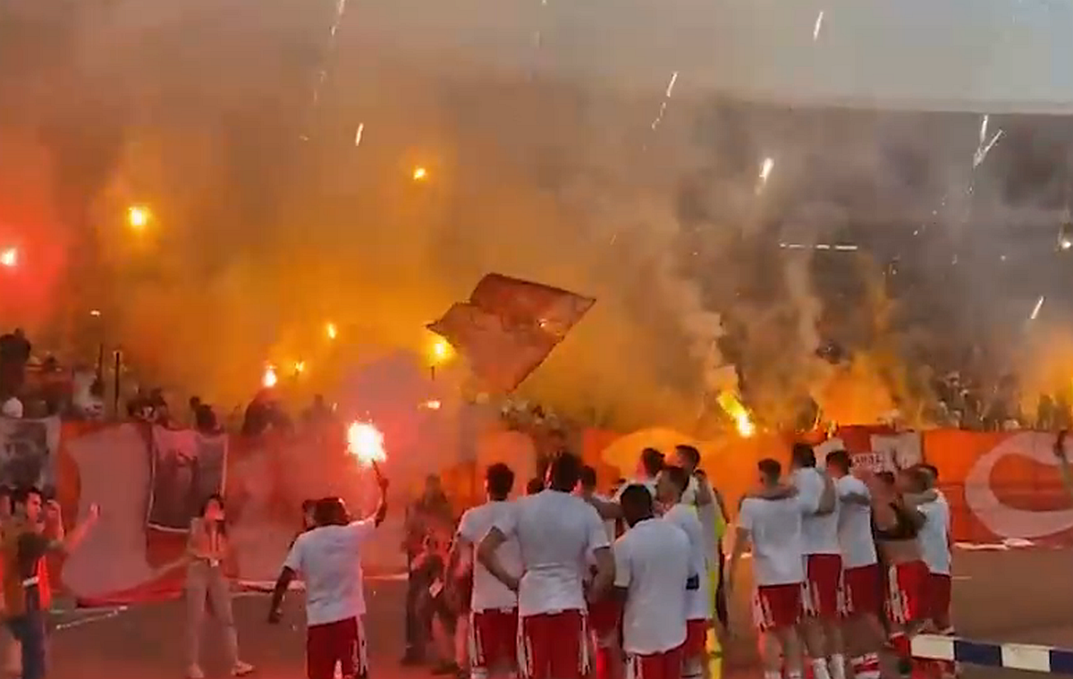 Scandal la finala Cupei Serbiei, Steaua Roșie - Partizan » Bătaie între ultrași și poliție + Antrenorul și-a dat demisia la final!