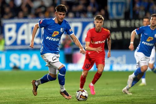 Adrian Mazilu ]n acțiune, în meciul Farul - FCSB 3-2/ foto: Raed Krishan (GSP)