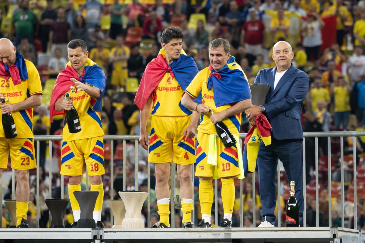 Imagini MEMORABILE cu Generația de Aur! „Mă uitam la Răducioiu, care plângea, Popescu plângea şi el... Plângeam toţi”