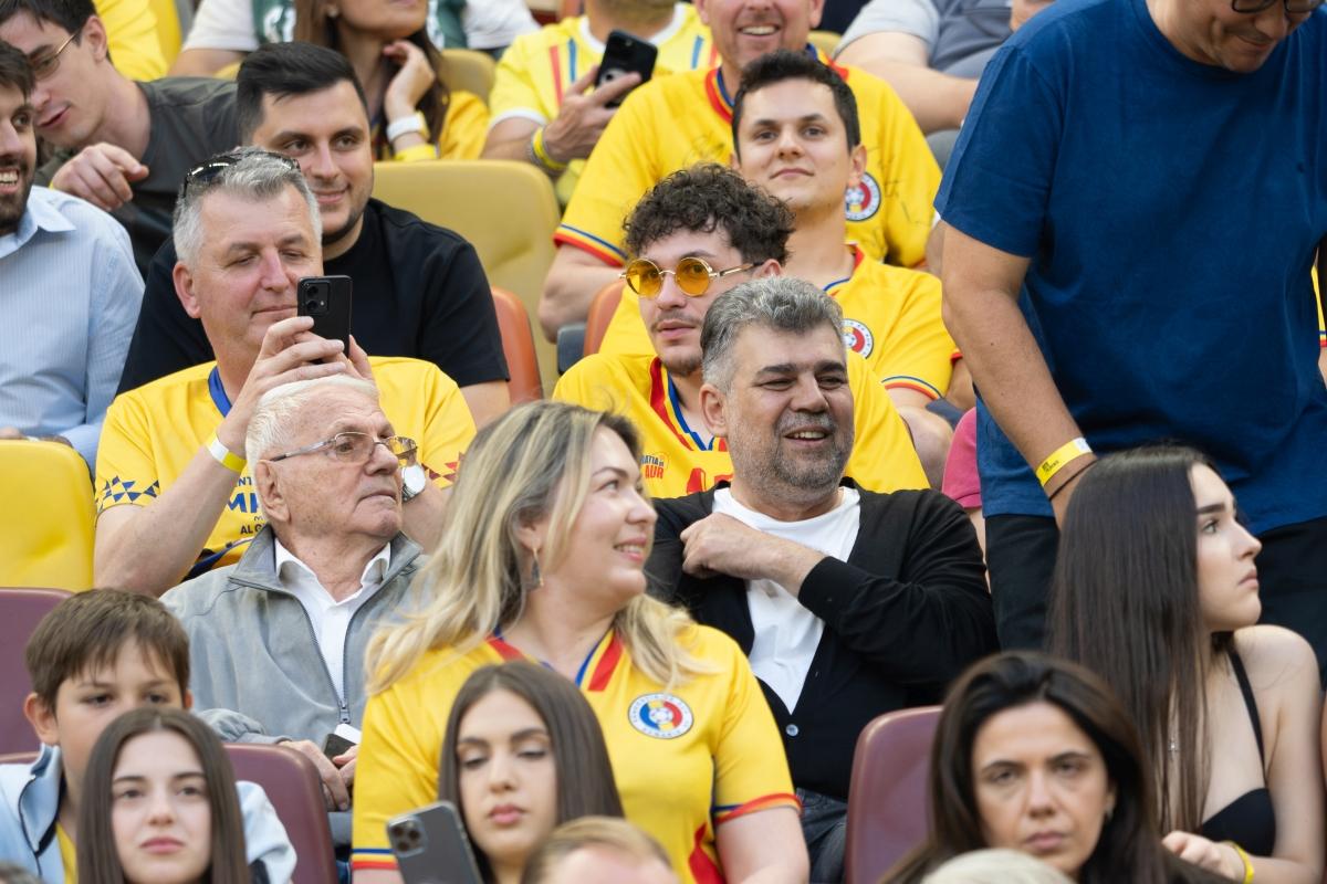 „Eu fac stadionul, tu să faci echipa!” » Ce mai promite Marcel Ciolacu în pregătirea campaniei pentru prezidențiale + Lângă ce brand-uri s-a mai afișat premierul în ultimul an