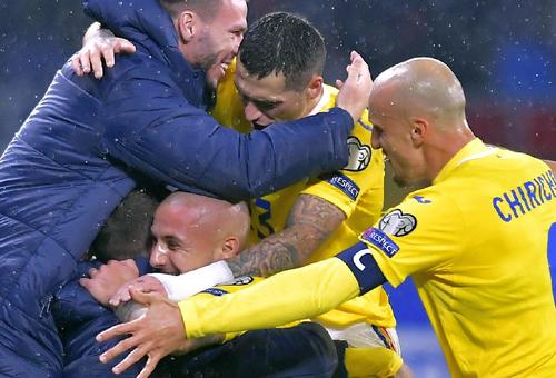 Fotbaliști precum Vlad Chiricheș și Alexandru Mitriță nu intră în vederile selecționerului pentru EURO 2024 / Sursă foto: Imago Images