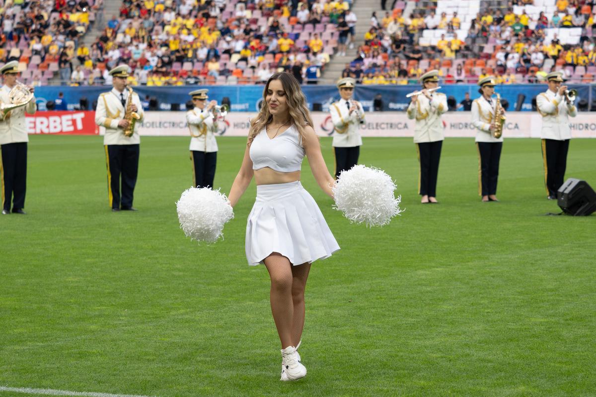 Loredana Groza, show de excepție pe Arena Națională! Apariție electizantă pe motocicletă și spectacol de zile mari