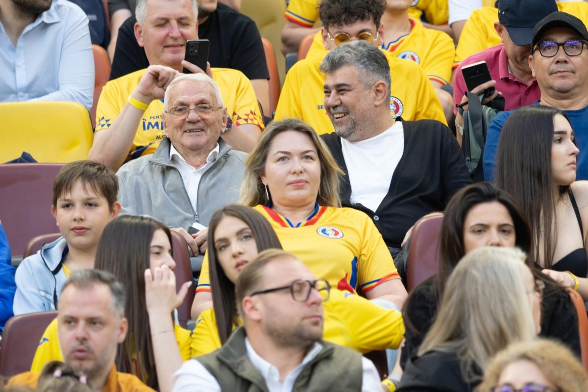 „Eu fac stadionul, tu să faci echipa!” » Ce mai promite Marcel Ciolacu în pregătirea campaniei pentru prezidențiale + Lângă ce brand-uri s-a mai afișat premierul în ultimul an