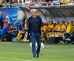 Arena Națională, 25 mai. Meciul de retragere al Generației de Aur, care a învins selecţionata Legendelor Lumii, cu scorul de 3-2. Jose Mourinho a fost în centrul atenției la București FOTO: Ionuț Iordache (GSP)