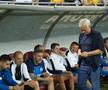 Arena Națională, 25 mai. Meciul de retragere al Generației de Aur, care a învins selecţionata Legendelor Lumii, cu scorul de 3-2. Jose Mourinho a fost în centrul atenției la București FOTO: Ionuț Iordache (GSP)