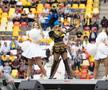 Arena Națională, 25 mai. Meciul de retragere al Generației de Aur, care a învins selecţionata Legendelor Lumii, cu scorul de 3-2. Loredana Groza, show înainte de meci FOTO: Ionuț Iordache (GSP)