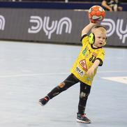 Băiatul islandezului Ymir Orn Gislason (26 de ani) a coborât pe parchet la Final Four-ul de la Hamburg / FOTO: Cristi Preda (GSP.ro)