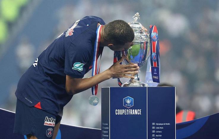 Kylian Mbappe și-a luat rămas bun de la PSG cu încă un trofeu: Cupa Franței. Foto: Instagram