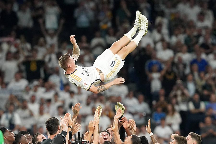 Toni Kroos plutește la despărțire deasupra colegilor de la Real Madrid / Foto: Imago Toni Kroos și „săracii fotbaliști” puși să joace 11 luni pe an » „Terminați cu astea! Nu mai există în fotbal”