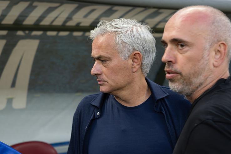 Arena Națională, 25 mai. Meciul de retragere al Generației de Aur, care a învins selecţionata Legendelor Lumii, cu scorul de 3-2. Jose Mourinho a fost în centrul atenției la București FOTO: Ionuț Iordache (GSP)