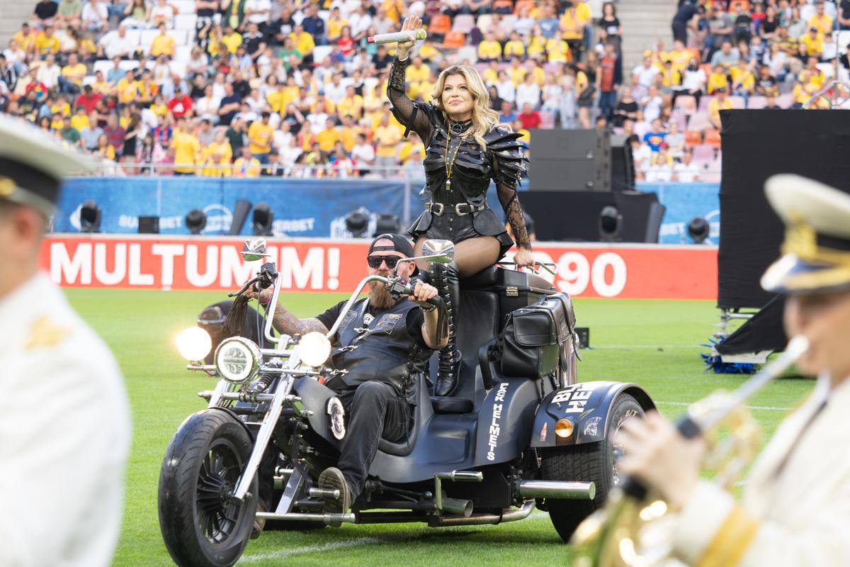 Loredana Groza, show de excepție pe Arena Națională! Apariție electizantă pe motocicletă și spectacol de zile mari