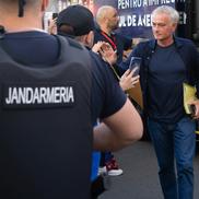 Arena Națională, 25 mai. Meciul de retragere al Generației de Aur, care a învins selecţionata Legendelor Lumii, cu scorul de 3-2. Jose Mourinho a fost în centrul atenției la București FOTO: Ionuț Iordache (GSP)