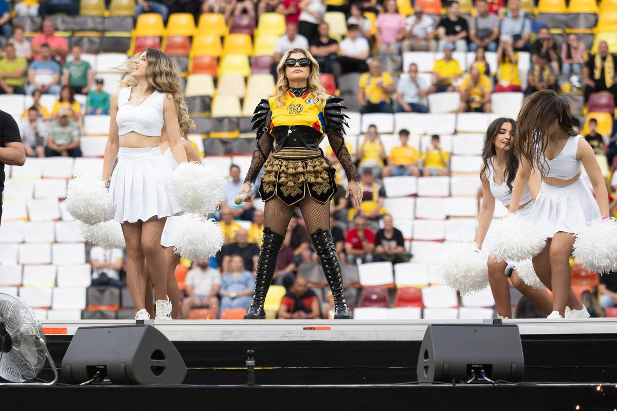 Loredana Groza, show de excepție pe Arena Națională! Apariție electizantă pe motocicletă și spectacol de zile mari