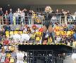 Arena Națională, 25 mai. Meciul de retragere al Generației de Aur, care a învins selecţionata Legendelor Lumii, cu scorul de 3-2. Loredana Groza, show înainte de meci FOTO: Ionuț Iordache (GSP)