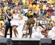 Arena Națională, 25 mai. Meciul de retragere al Generației de Aur, care a învins selecţionata Legendelor Lumii, cu scorul de 3-2. Loredana Groza, show înainte de meci FOTO: Ionuț Iordache (GSP)
