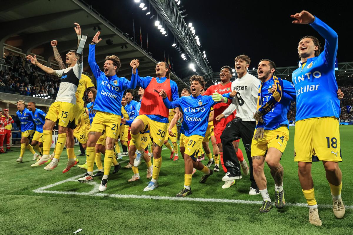 Imagini de la bucuria Parmei, după rămânerea în Serie A / foto: Imago
