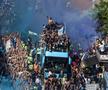 Parada jucătorilor lui Antonio Conte pe faleza din Napoli după titlul câștigat în Serie A / Foto: Imago
